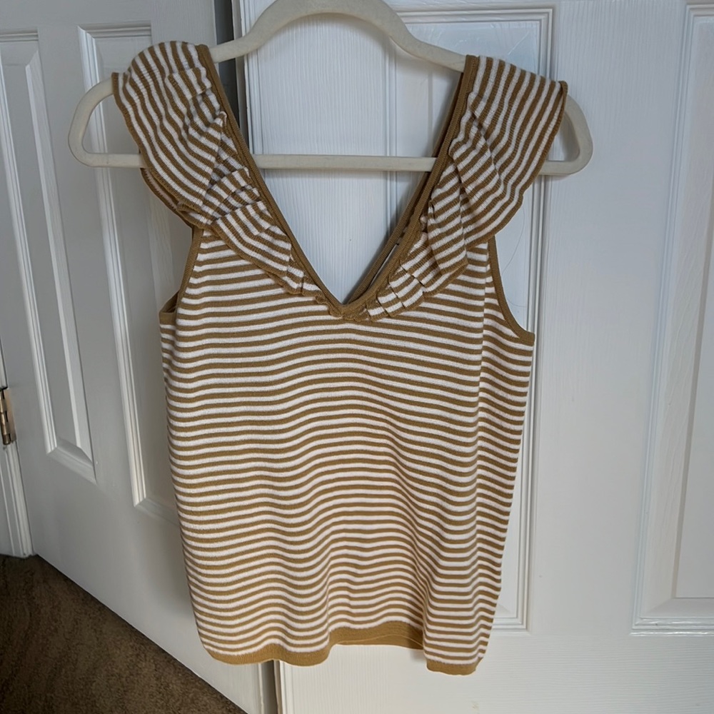 Ruffle sleeve sweater tank